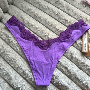 4 pair Skims Fits Everybody Dipped Lace Thongs Size 2X. NWT